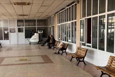 Adana sıcağı otogarda çileye dönüştü, vatandaş isyan etti

