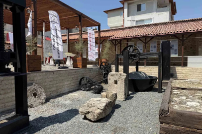 Kentin ilk zeytinyağı fabrikası olan tarihi yapı, depremde aldığı hasarların onarılmasıyla yeniden müze olarak açıldı
