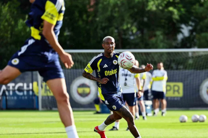 Fenerbahçe, günü iki antrenmanla tamamladı
