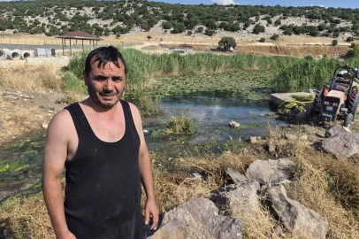 Sıcaktan bunalanlar su kanallarına koştu
