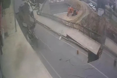 Rize’de yolun çökme anı güvenlik kamerasına yansıdı
