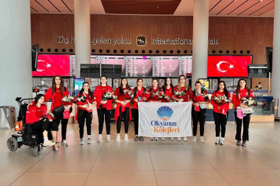 Okyanus Koleji Kız Voleybol Milli Takımı dünya ikincisi oldu
