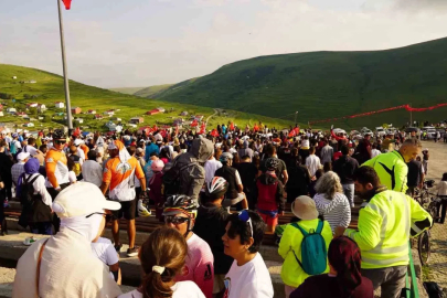 Ardahan’da Ata’nın silüetine bulut engeli
