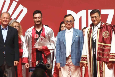 115 ülkeden öğrencisi bulunan üniversitede 3 bin 40 mezun sevinci
