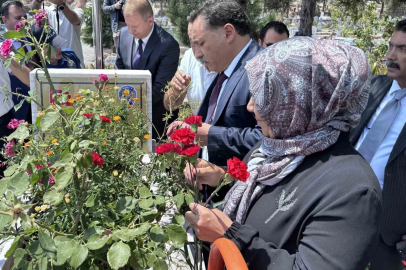 15 Temmuz şehidi Kübra Doğanay, kabri başında anıldı
