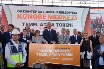 Bakan Ersoy: "Bu merkezin Gazianteplilerin ticaret, kültür ve sanat hayatında ciddi etkisi olacağına inanıyorum"
