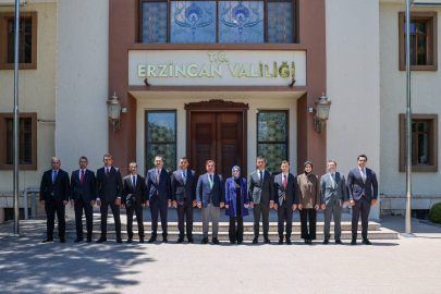 Vali Aydoğdu, yeni atanan vali yardımcıları ve kaymakamlarla toplantı yaptı