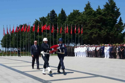 15 Temmuz şehitleri Şehitler Abidesi’nde anıldı
