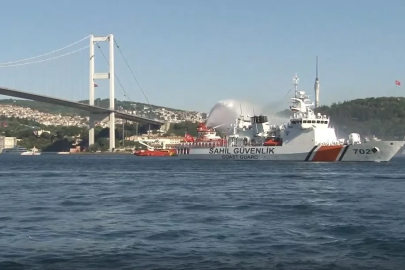İstanbul Boğazı’nda 15 Temmuz şehitleri için tekne korteji oluşturuldu

