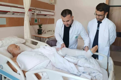 Kayısı ağacından düşerek ağır yaralandı, 2,5 saatlik ameliyatla sağlığına kavuştu
