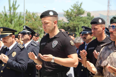 Bingöl’de 15 Temmuz şehitleri dualarla anıldı

