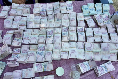 İki gece iki gün süren düğünde 35 koyun kesildi, 6 milyon lira takı takıldı
