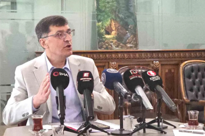 Kütahya Belediye Başkanı Kahveci: "Alnımız açık, başımız dik, görevimizin başındayız"
