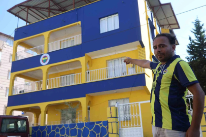 Fanatik ailenin sarı laciverte boyatıp, amblem koydurduğu ‘Fenerbahçeli ev’ simge haline geldi
