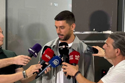 Cenk Özkaçar: "Böylesine bir futbol kültürünün parçası olmak gurur verici"
