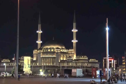 15 Temmuz’un 10. yıl dönümünde İstanbul’da camilerde sela okundu

