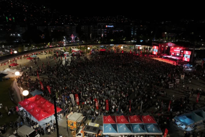 Kocaeli’de on binler Milli İrade Meydanı’nı doldudu
