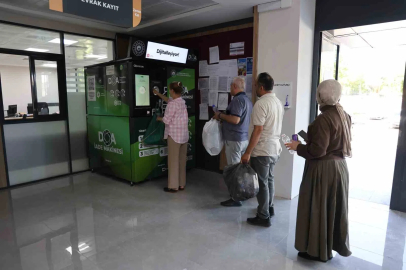 Elazığ’da depozito iade cihazları vatandaşlardan yoğun ilgi görüyor
