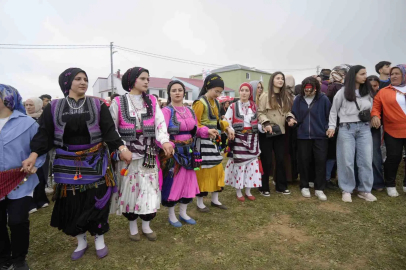 Kadırga Otçu Şenliği binlerce kişiyi buluşturdu
