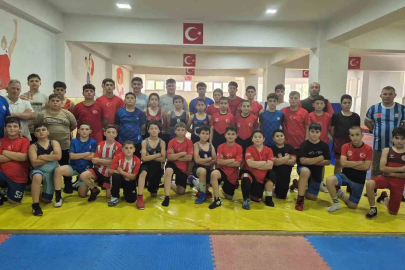 Sivaslı pehlivanlar şampiyonaya hazır
