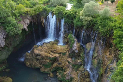 Yerköprü Şelalesi ziyaretçilerin uğrak noktası oldu
