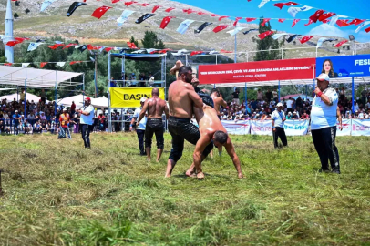 Feslikan Yağlı Pehlivan Güreşleri’ni Başpehlivan Erkan Taş kazandı
