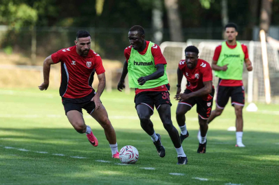 Samsunspor’un Hollanda kampı başladı
