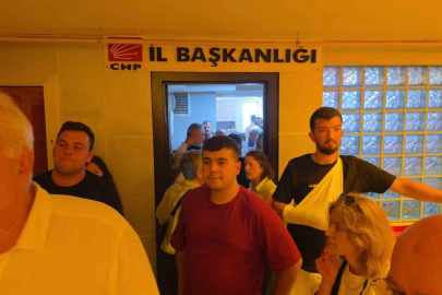 Görevden alınan CHP Samsun yönetimi il binasını boşalttı
