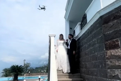 Sıcaktan bunalan gelini dron ile serinletti
