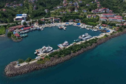 Karadenizli balıkçılar sezon için ağ bakımlarını sürdürüyor
