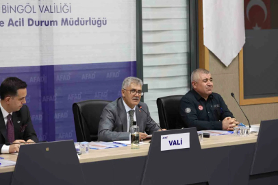 Vali Çelik: "Ruhsatsız ve ruhsata aykırı hiçbir yapıya müsaade etmemeliyiz"
