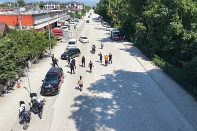 Tatbikatta korkan çocuklara polis şefkati
