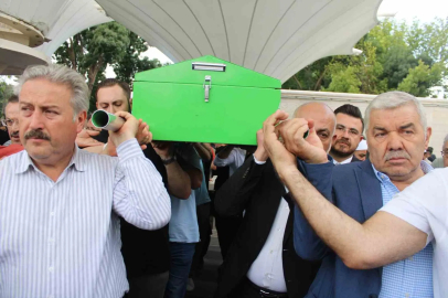 Bisikletten düşerek hayatını kaybeden özel kalem müdürü toprağa verildi
