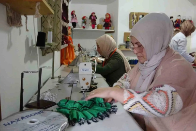 Atıl kumaşları sanata dönüştürüyorlar
