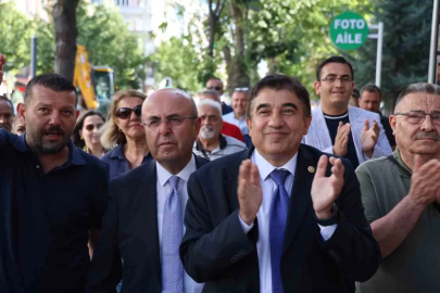 CHP’den istifa eden Kırşehir Belediye Başkanı Ekicioğlu ve teşkilatlar Yeni Parti’ye katıldı
