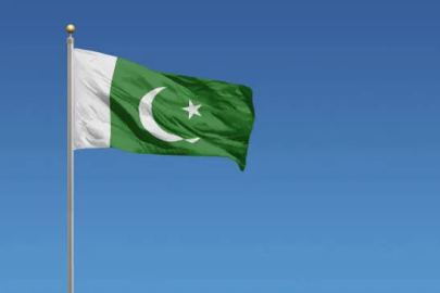 Pakistan'da bina çöktü: 11 ölü, 6 yaralı