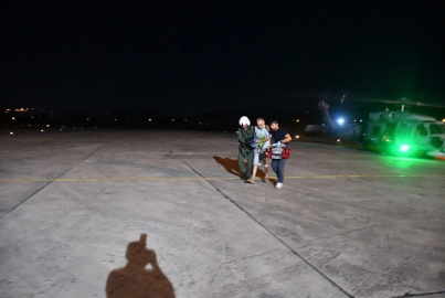 Kalp krizi geçiren vatandaş Deniz Kuvvetleri Komutanlığı helikopteriyle hastanesine sevk edildi
