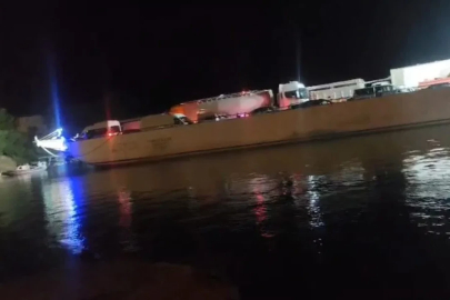 Elazığ-Pertek feribotunda motor arızası: İskeleye bir süre yanaşamadı
