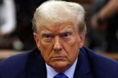 Trump, İran'a saldırıları durdurduğunu açıkladı