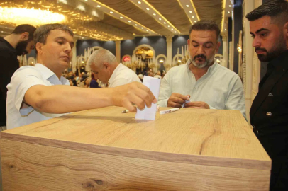Şanlıurfa’dan örnek dayanışma: Sünnet düğününde takılan tüm takılar şehit ailelerinin çocuklarına bağışlandı
