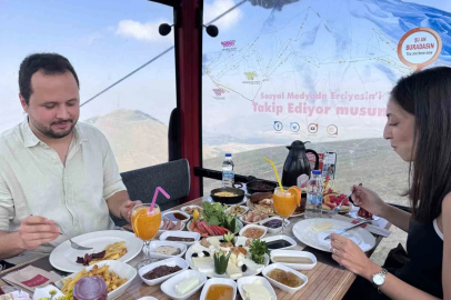 Teleferikte kahvaltı keyfi
