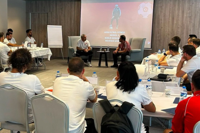 Sarıgül, UEFA Fitness B-1 Kursunda tecrübelerini paylaştı