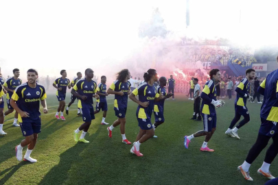 Fenerbahçe, Sturm Graz maçı öncesi son antrenmanını taraftara açık yaptı
