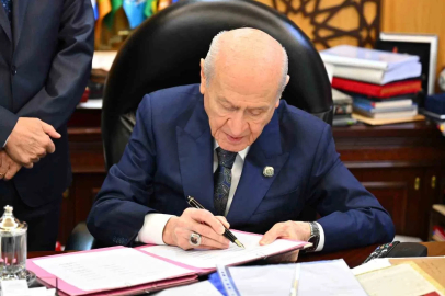 MHP’den Bahçeli’nin "Terörsüz Türkiye" için attığı imzaya vurgu
