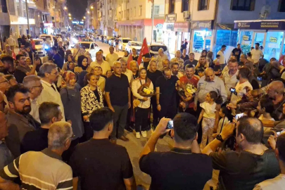 Dünya şampiyonu olan genç güreşçi Özdenur’a yaşadığı ilçede coşkulu karşılama

