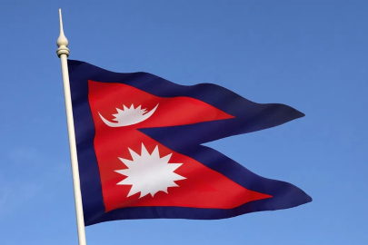 Nepal'de yolcu otobüsü üst geçide çarptı: 1 ölü, 19 yaralı