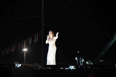‘Sivaslılar Günü’nde Ebru Yaşar rüzgarı
