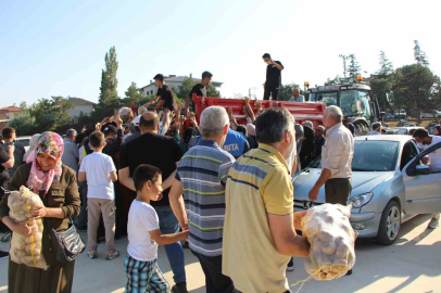 Amasyalı genç çiftçi bu yıl mutluluktan 6 ton patatesi ücretsiz dağıttı
