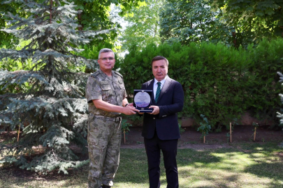 YAŞ kararıyla emekliye ayrılan Tümgeneral Ataç'tan Vali Aydoğdu'ya veda ziyareti