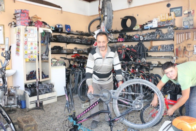 Erzincan'da bisiklet tamircilerinde yaz yoğunluğu